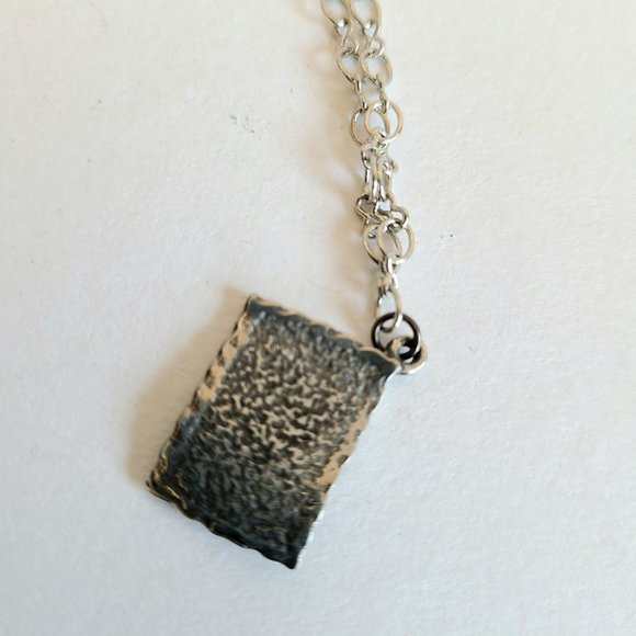 Silver color metal Shabbat pendant. - Picture 3 of 3